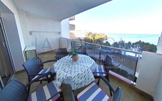 R1213 – Piso en primera línea del mar – VENDIDO