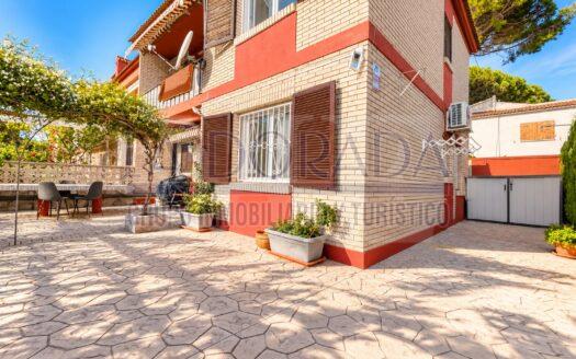 R6134 – ¡Planta baja con entrada independiente, gran terraza y a solo 200 m del mar en Cambrils Mediterráneo!