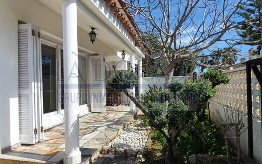 R6166  Encantador chalet pareado a solo 250 metros de la playa