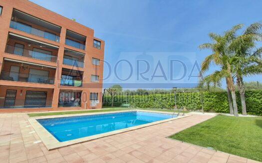 R6213 Apartamento en 2a línea de mar con parking