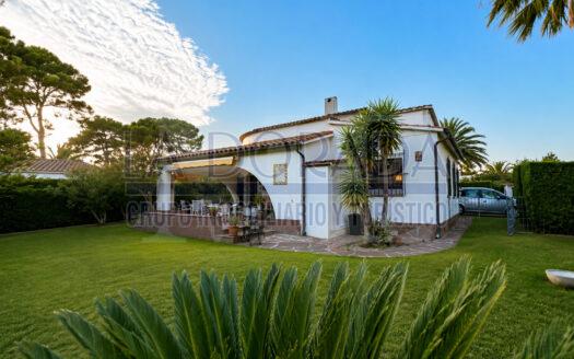 R6246 Exclusivo chalet individual en la cotizada Urbanización El Dorado con parcela de 600 m²