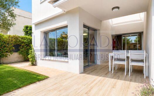 R1279 ¡Chalet adosado con vistas al mar en Hospitalet!