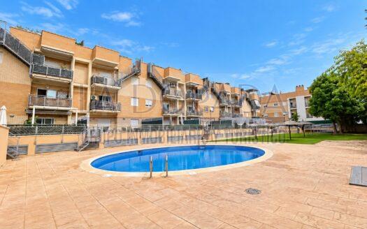 R6256 – ¡Espectacular ático con solárium privado y recién reformado en Vilafortuny!