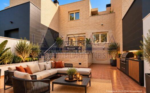 R1287 – ¡Chalet adosado en Miami Platja: 4 dormitorios, garaje privado y sin gastos de comunidad!